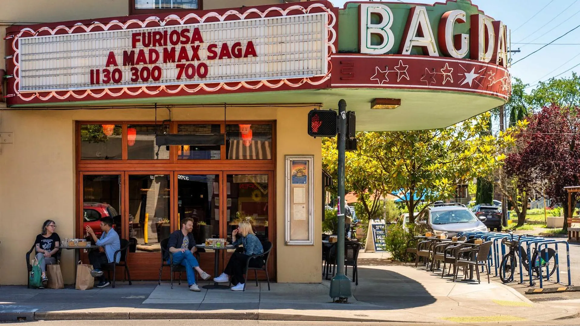 Stay Portland - Portland Classic - Walk To Local Coffee & Food